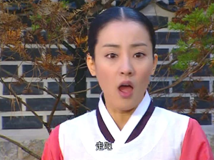 韩剧大长今精彩片段 连胜和令路负责教导新入宫小宫女 可两人一言不合