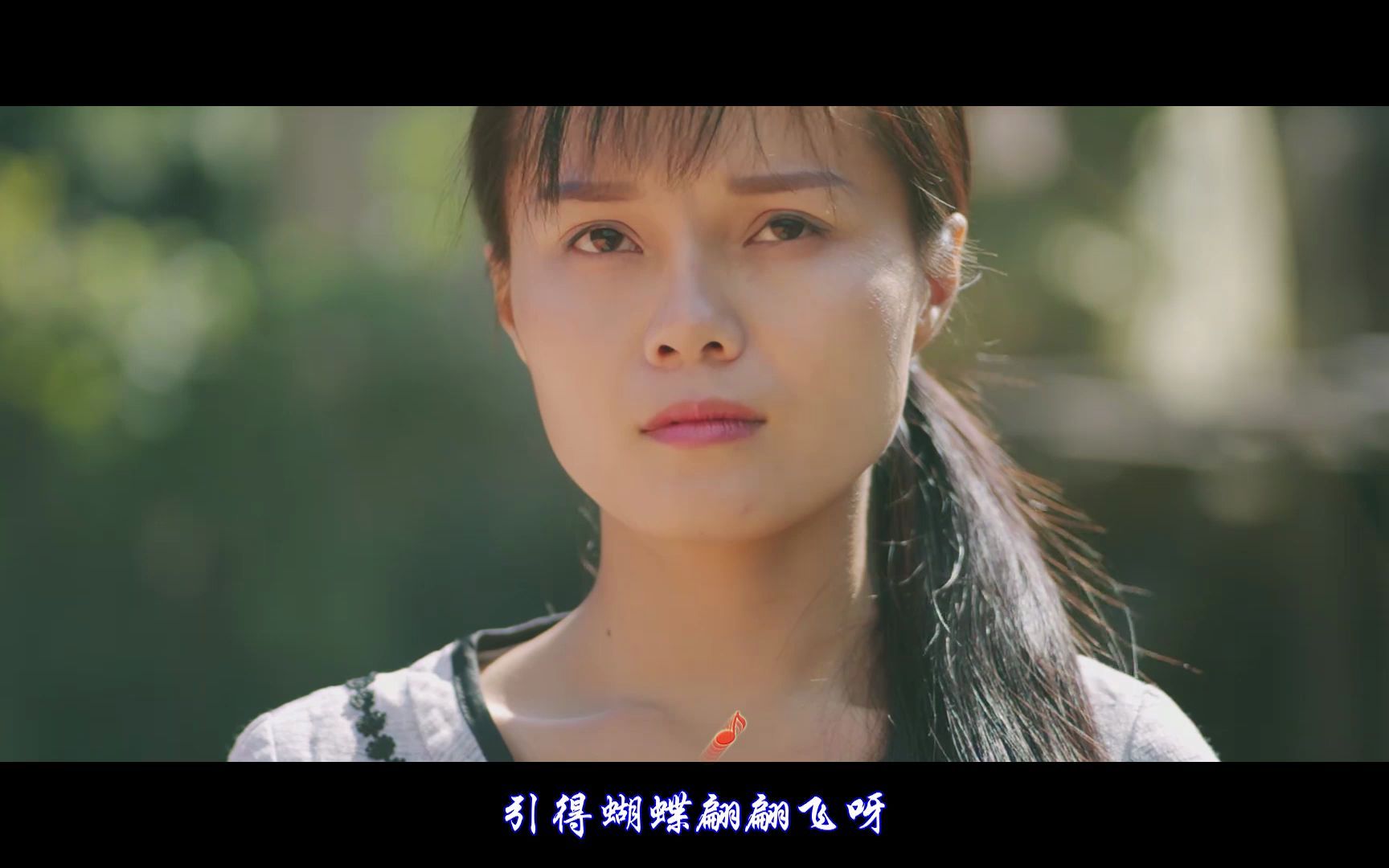 人美歌甜卓依婷,一首《茶山情歌》深情婉转,百听不厌!