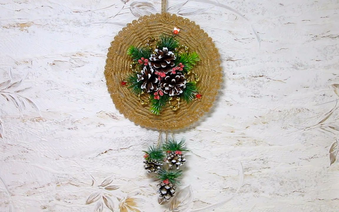 如何利用松塔制作挂饰,步骤详细又简单,看一遍就学会了!