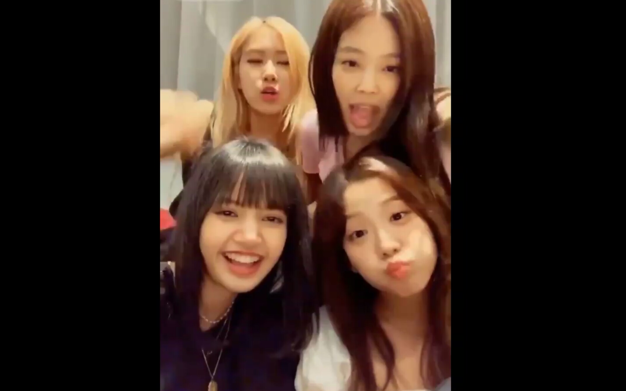 [图]BLACKPINK cover小黄人的 Banana，太沙雕了 救命哈哈哈哈哈哈