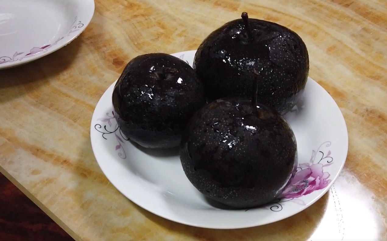 冻梨为什么是黑色的