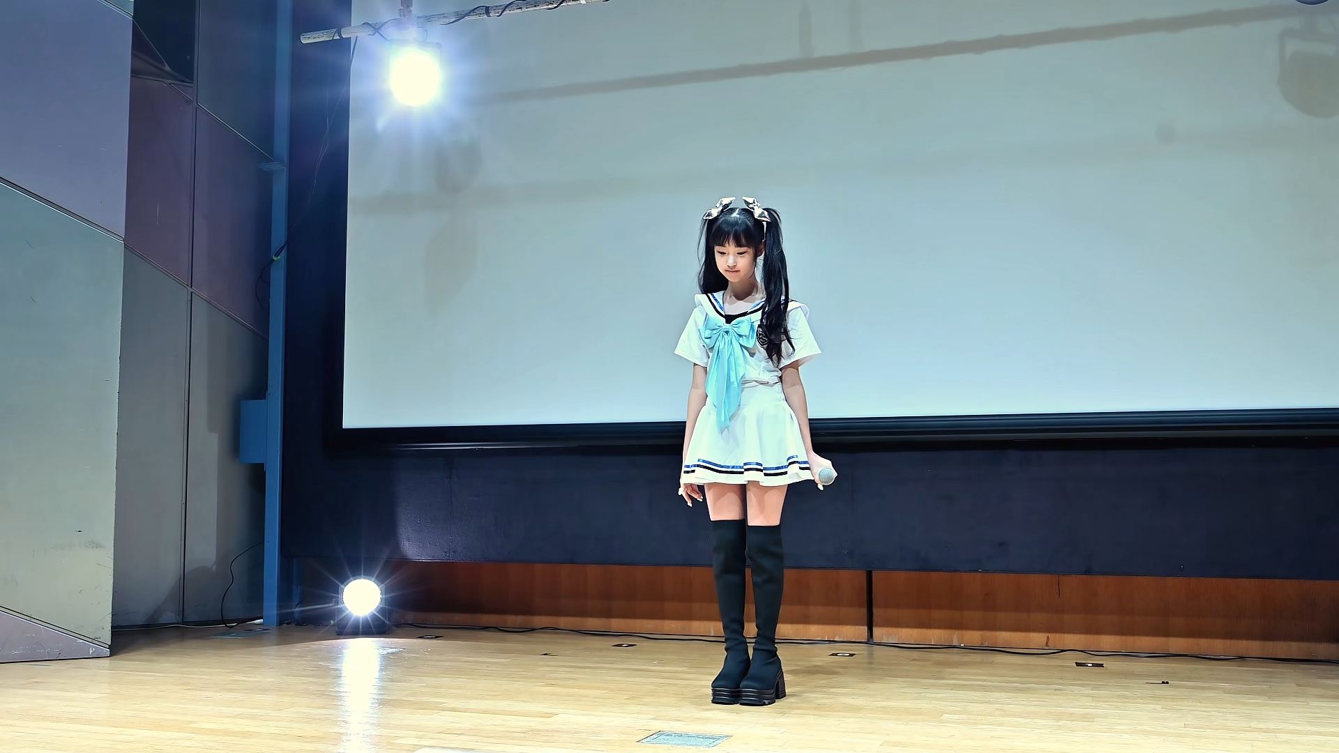 高橋のあ她还是戴眼镜有感觉 哔哩哔哩