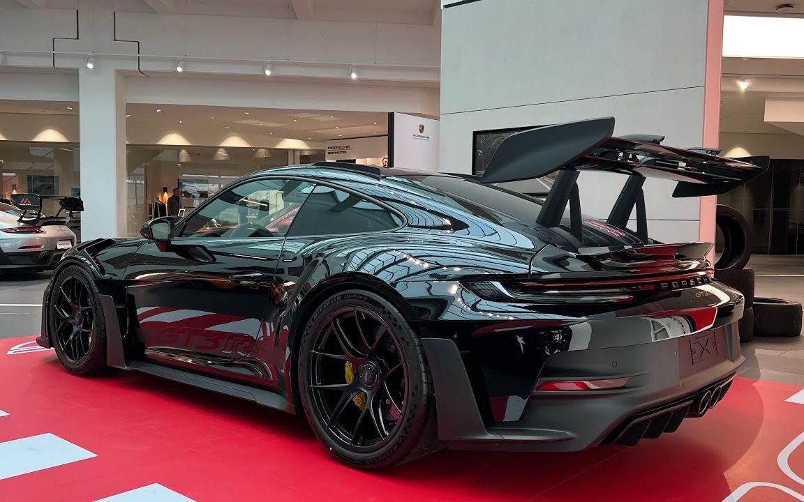 2023款 保时捷-911 gt3 rs(525马力)