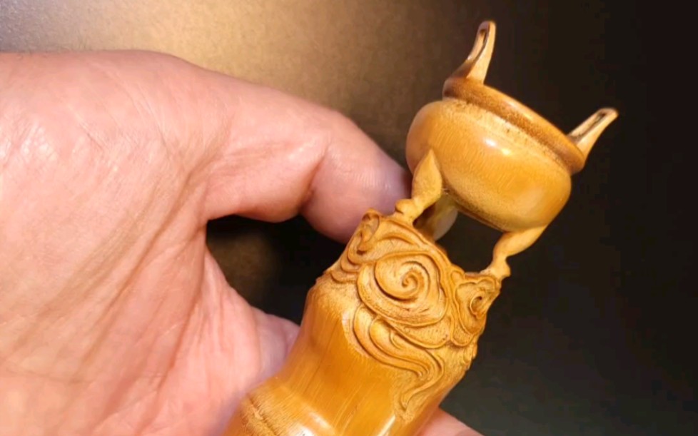 罗汉竹手持小香炉
