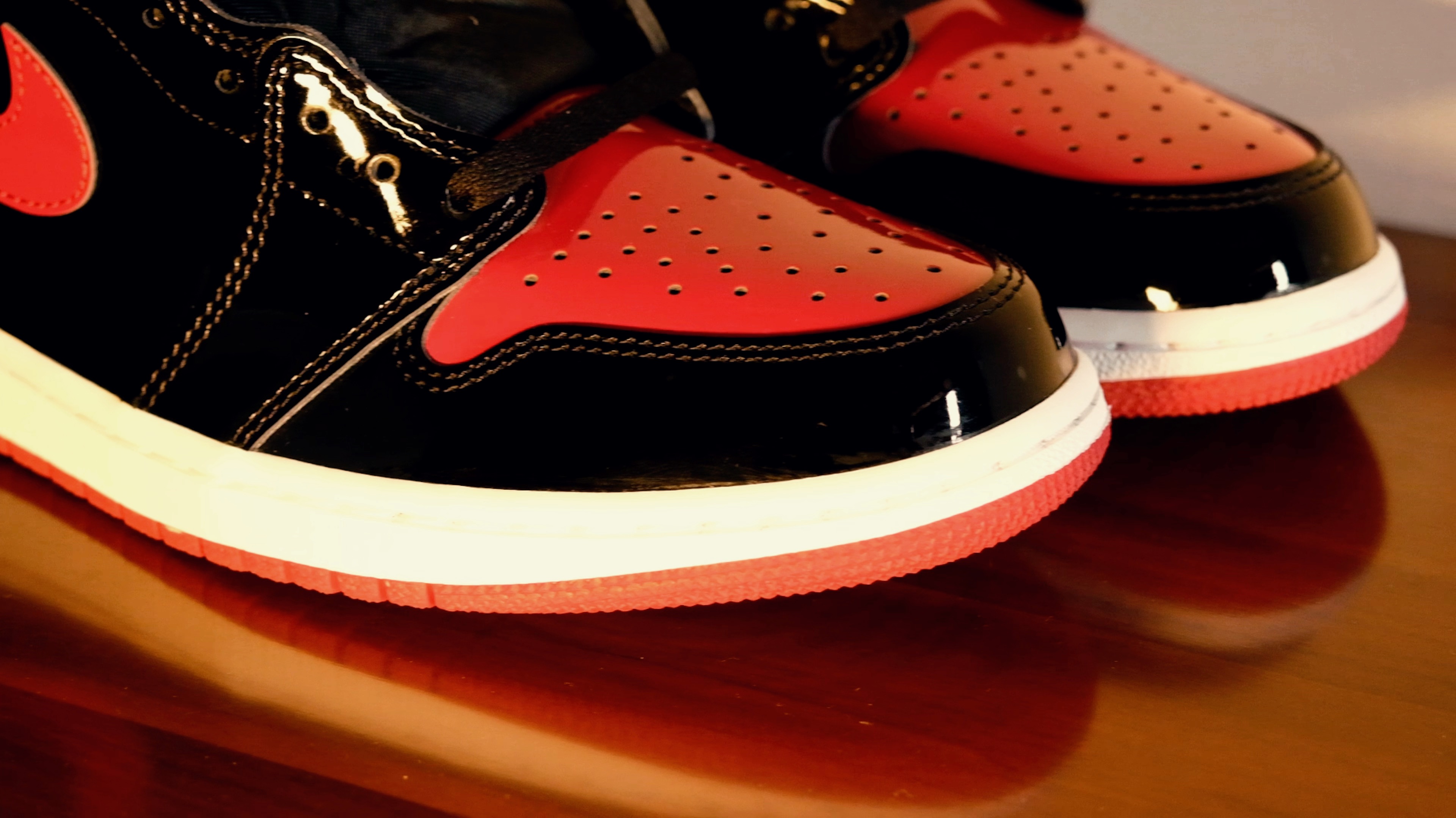 aj1 bred漆皮黑红