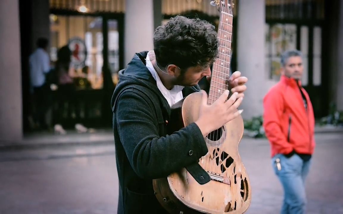 神乎其神 一把破旧的古典吉他tom ward 街头演奏 满满的炫技