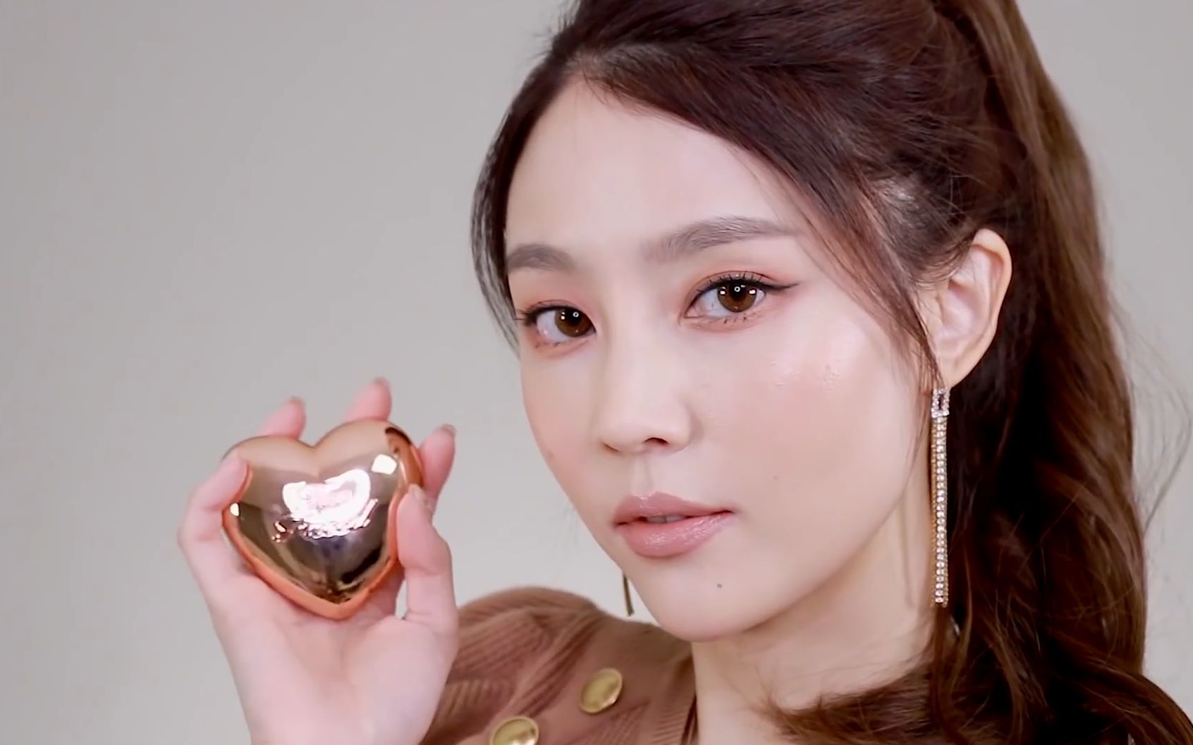 「ShanTokki山兔子 Makeup」用丝芙兰排名第一的化妆品们化个妆哔哩哔哩bilibili