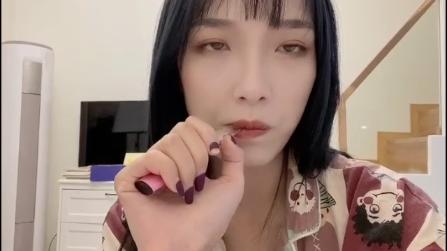 斗鱼抽象女主播 王玲佳 吞云吐雾 电子版