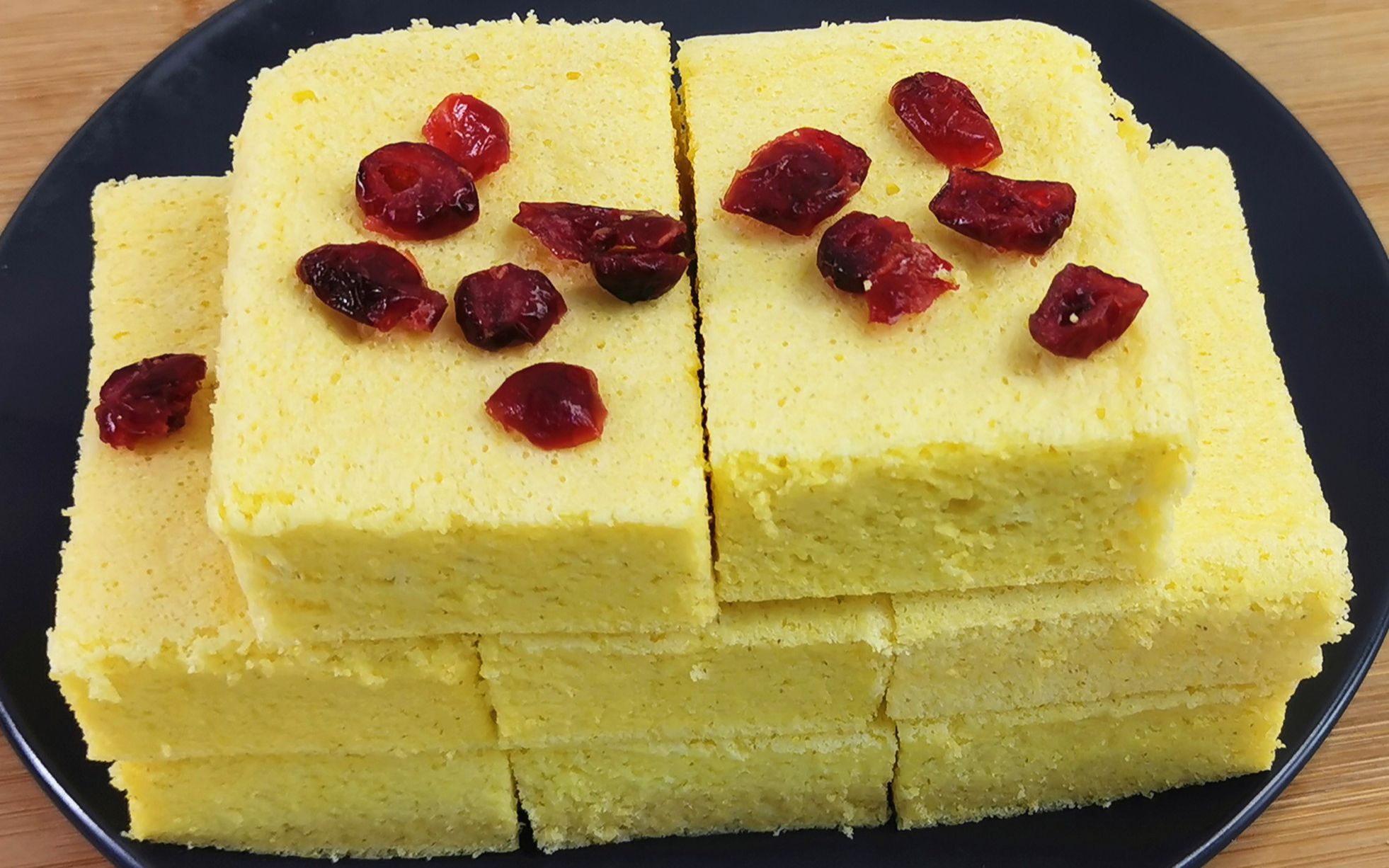 小米蒸糕,既可以当早餐又可以给孩子当做零食,营养又健康