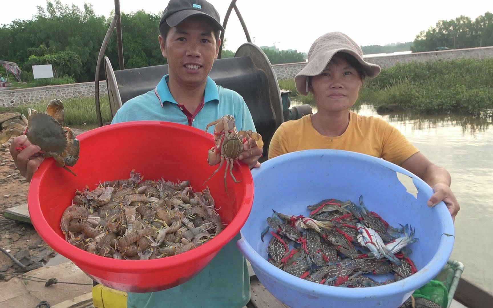 今年开渔太幸运,小池夫妇重归赶海劳作,螃蟹和皮皮虾都是抓爆了_哔哩