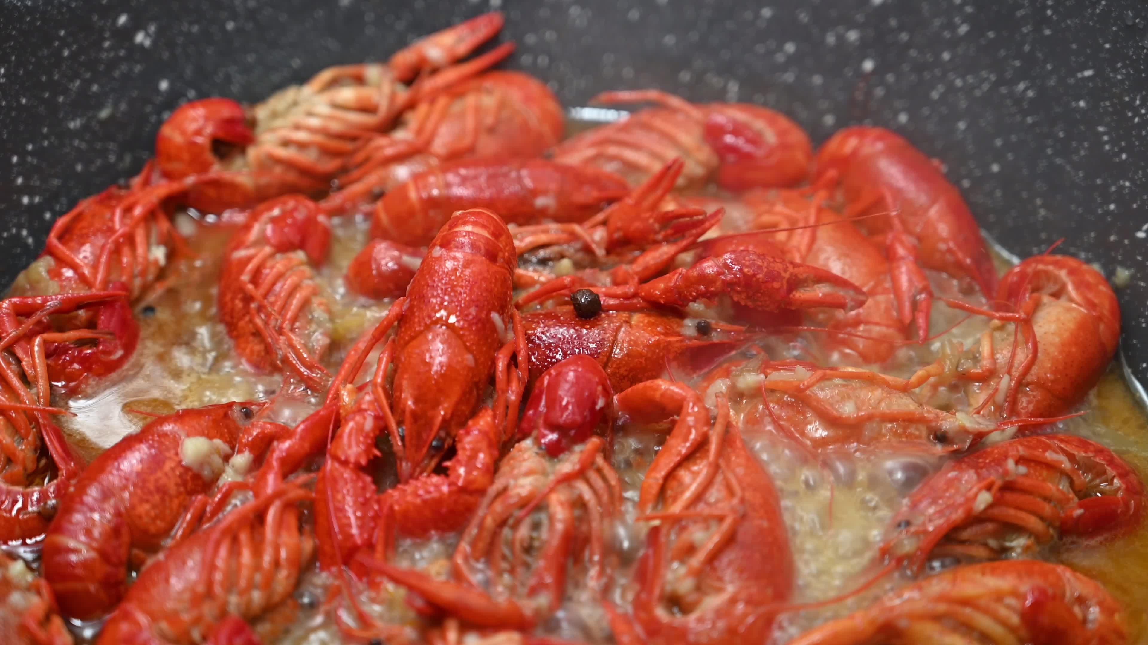 nikon 4k60fps 烹饪小龙虾