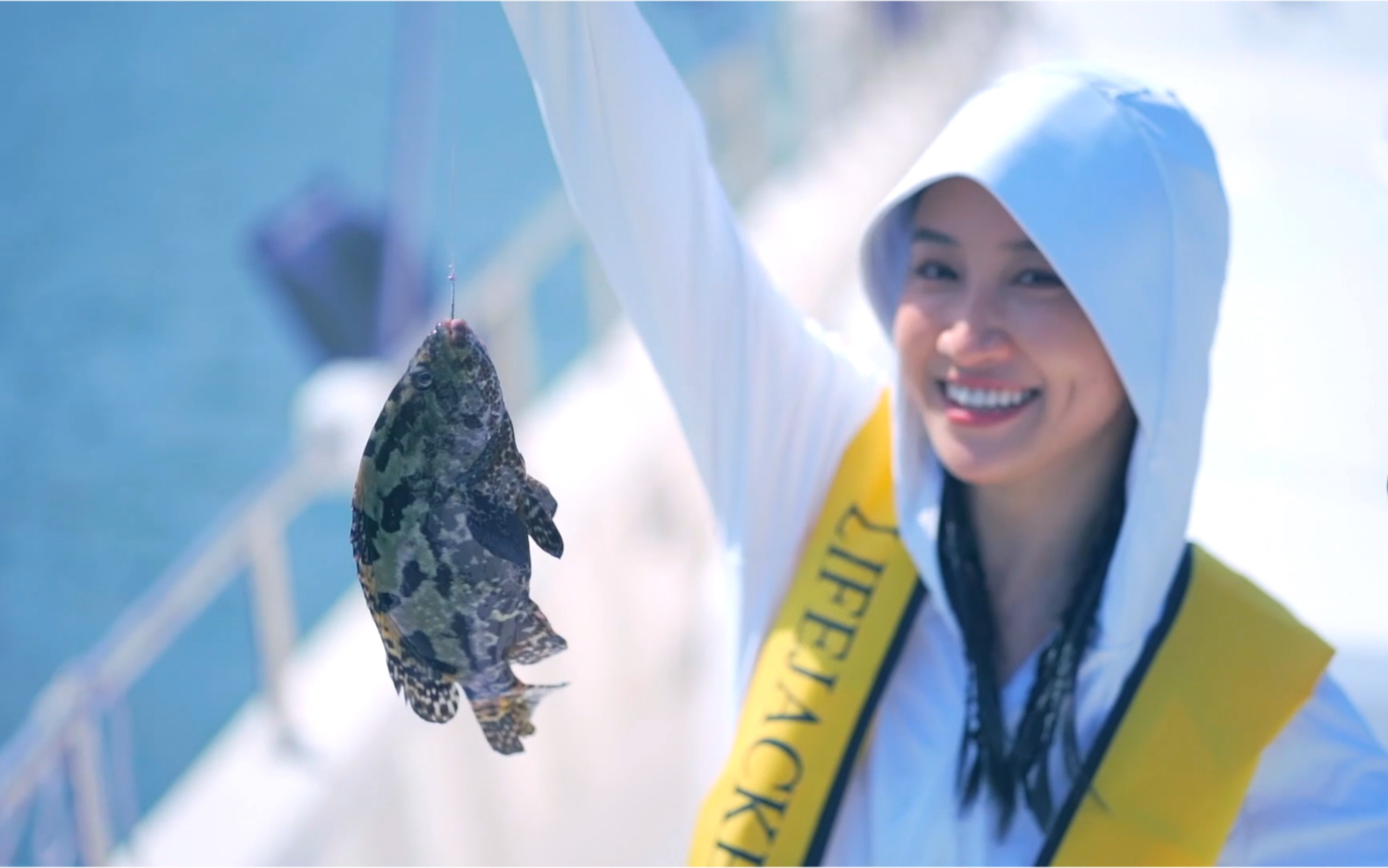 [图]【陈彦妃】夏日炎炎，一起迎着风、踏着浪，带上装备去海钓吧！！