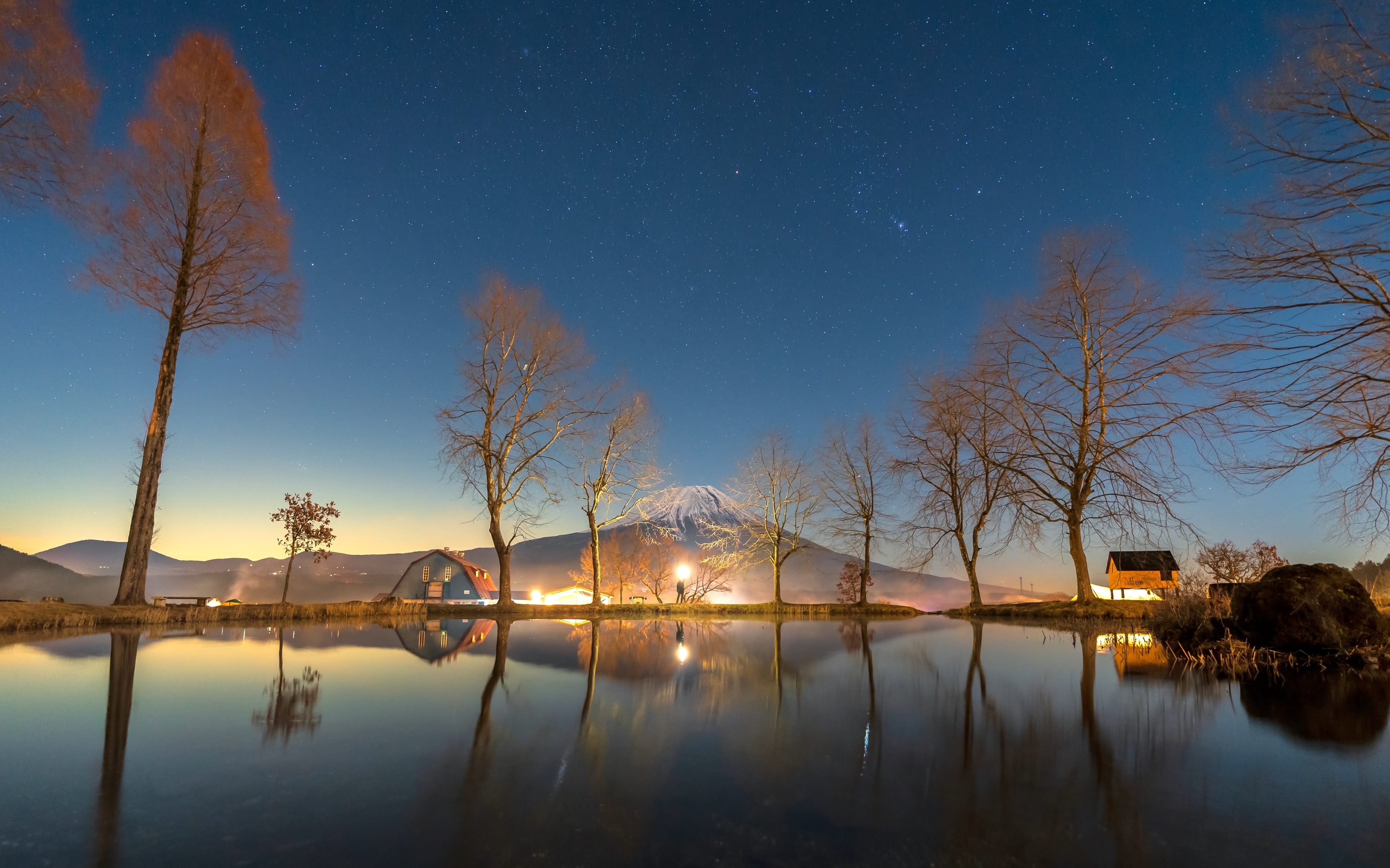 4k | 30秒看富士山下的绝美星空延时!