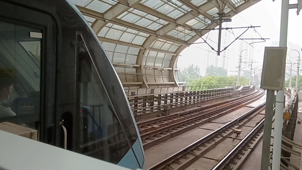 南京地铁1号线( 081082 )出小龙湾站