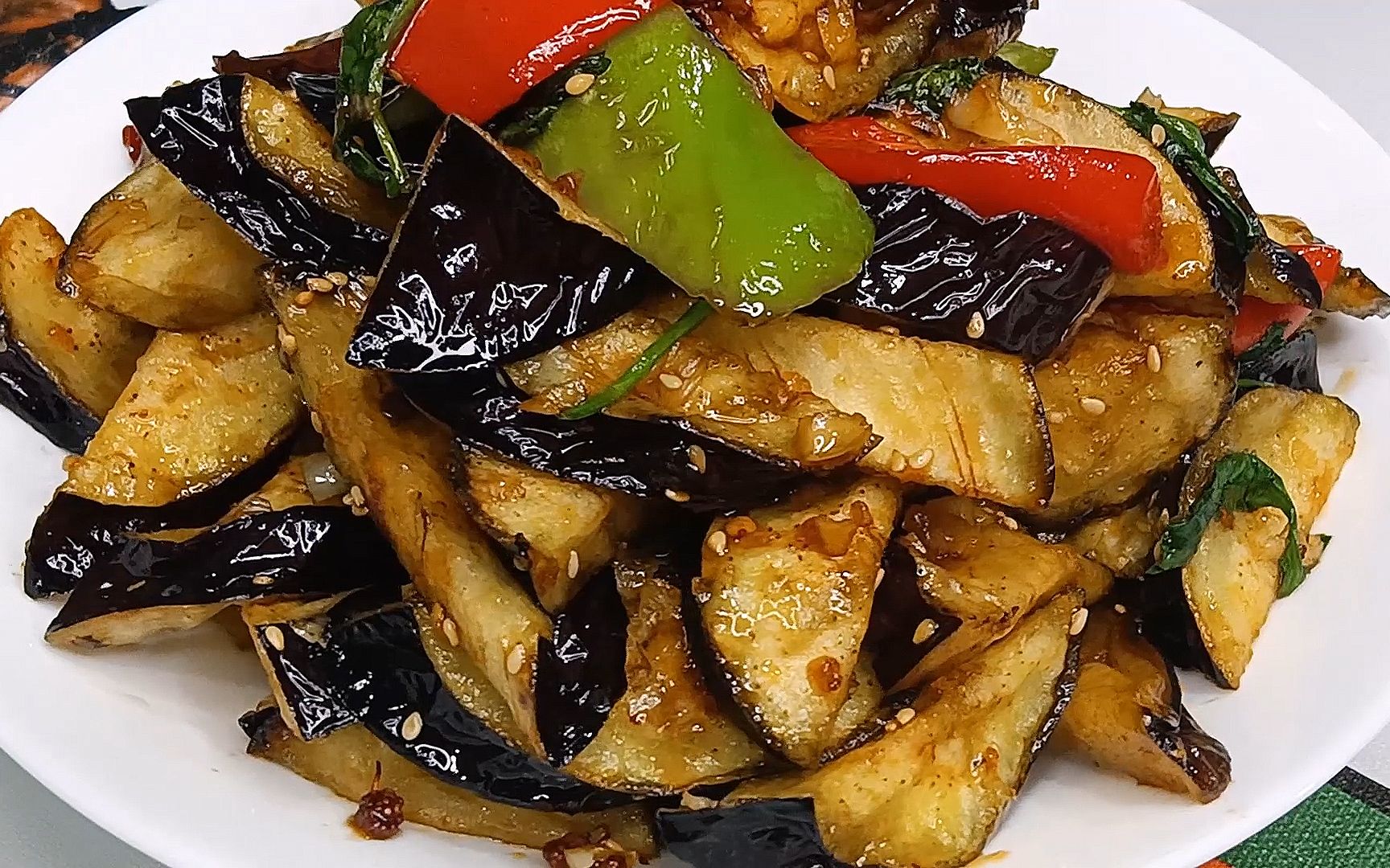 风味茄子最好吃的家常做法,招待客人有面子,比肉还受欢迎