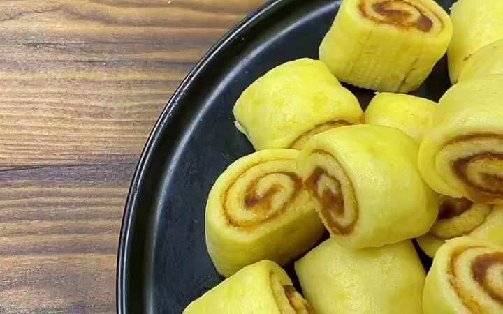 玉米面豆沙包玉米面新吃法好看又好吃玉米面豆沙卷好看又好吃