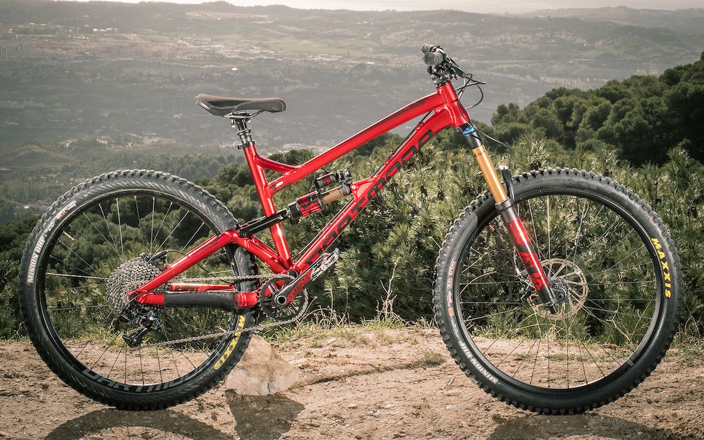 pinkbike搬运经济实惠的endurodartmoor黑鸟新闻稿