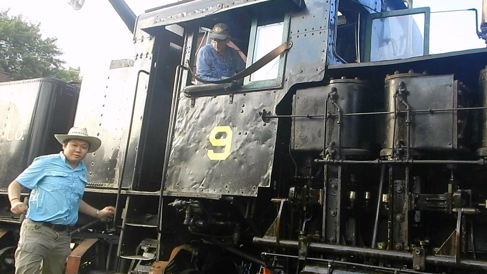 up添乘谢伊式蒸汽机车,齿轮传动的林场小火车