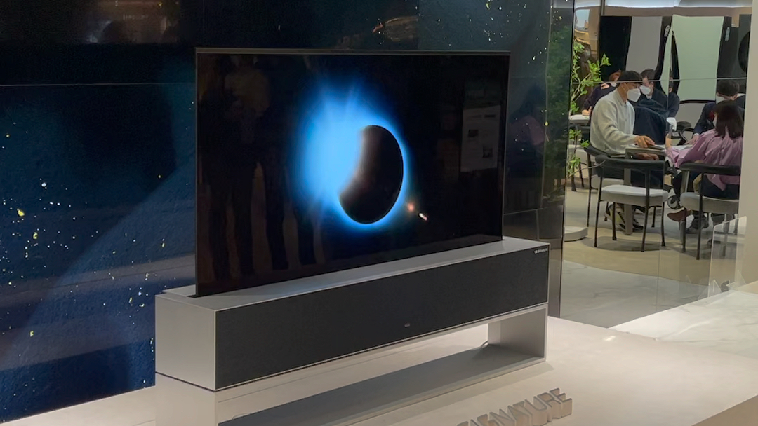 商场实拍lg卷屏电视