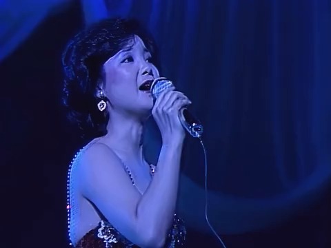 [图]邓丽君演唱会 1982 伊丽莎白体育馆