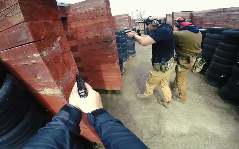 三人战术小组手枪cqb训练-gp兔-cqb-哔哩哔哩视频