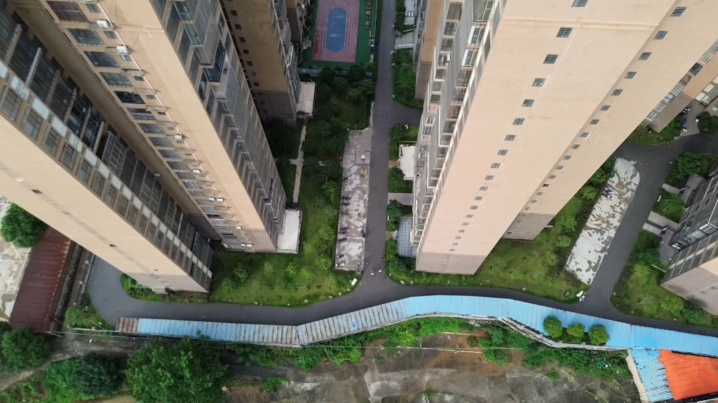 秋雨后的蓝山县城,有如杨贵妃出了浴室,清丽脱俗美若世外桃源!