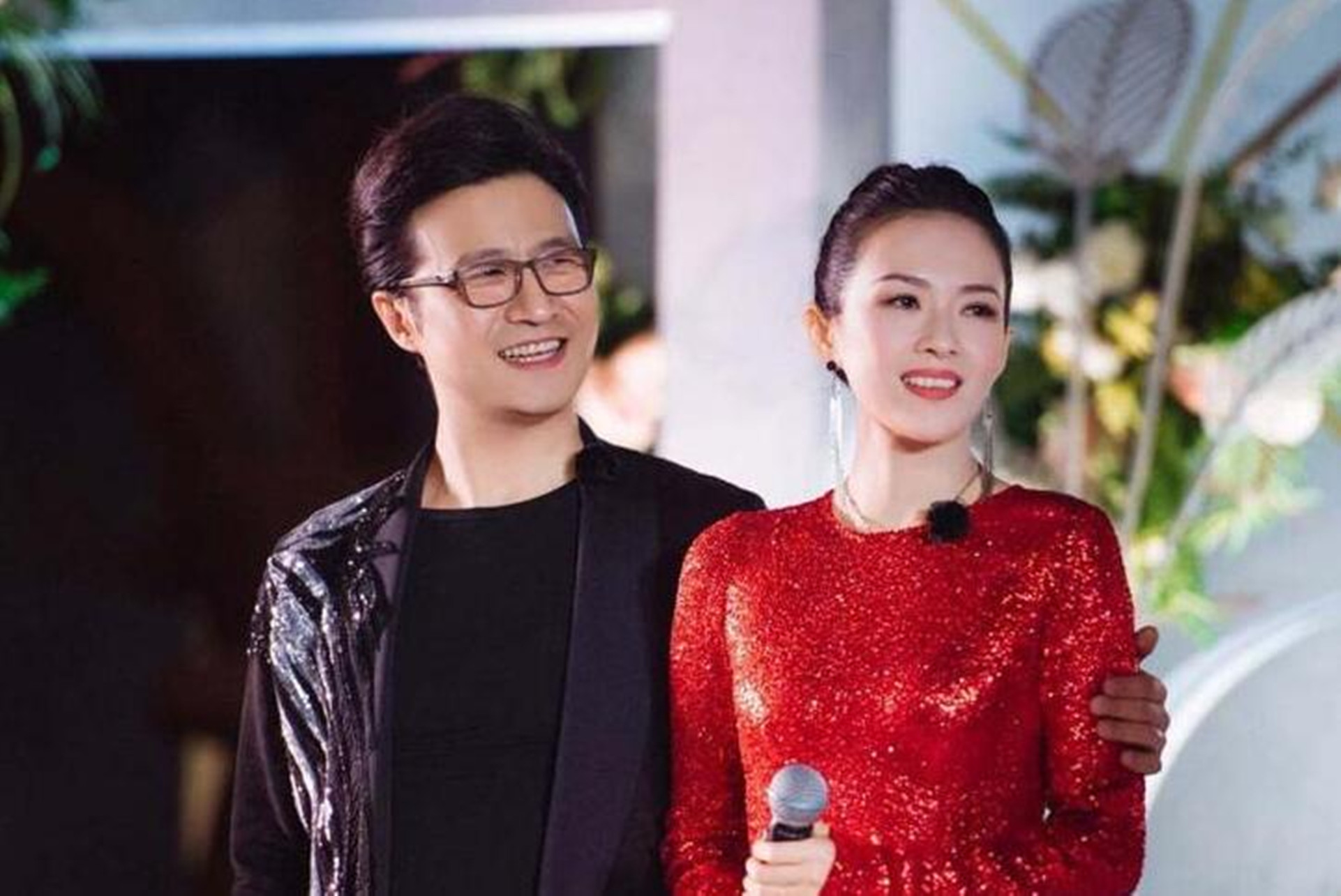 奇葩的章子男:靠妹妹章子怡成富豪娶女明星,不满汪峰致兄妹离心