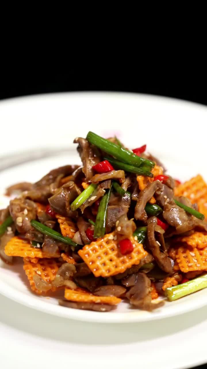 #美食#自制美食#美食教程 五一小长假来啦,不如提前跟着大厨学做锅巴