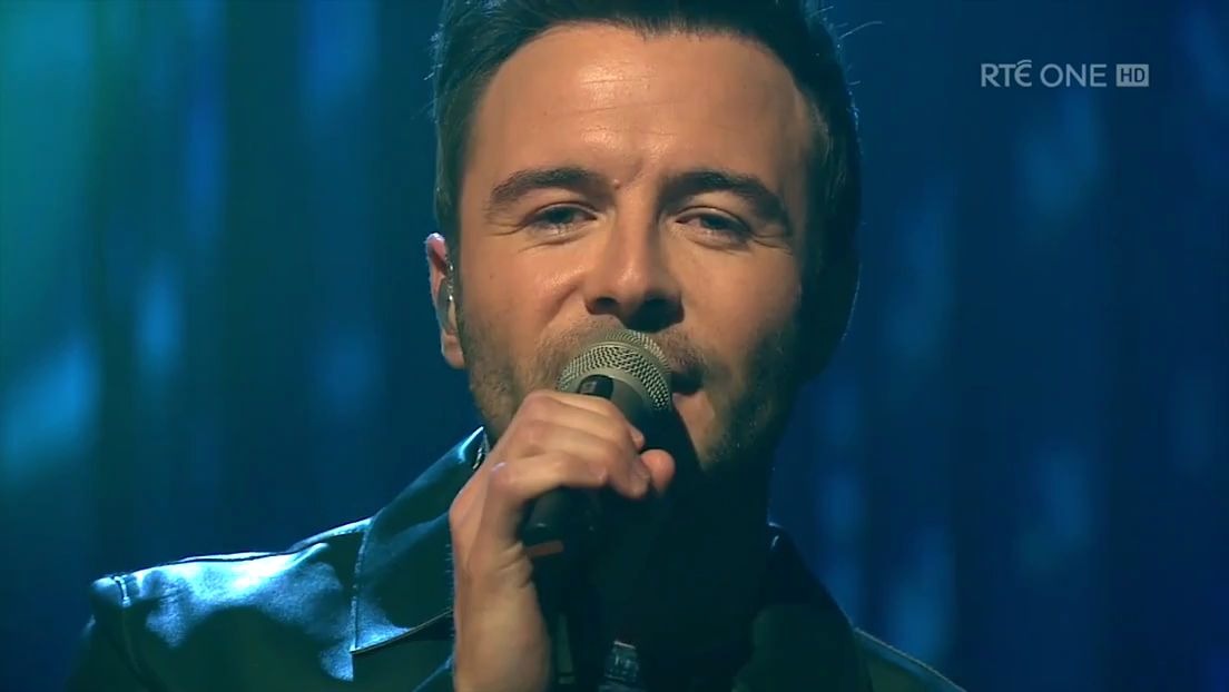 【shane filan】me and the moon (live at the late late show)_哔哩