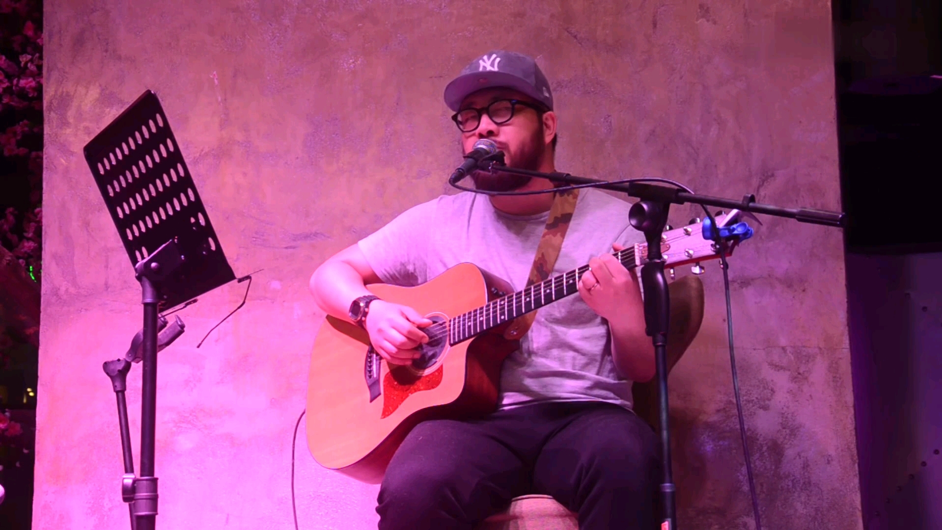 《守候》——刘锦泽.很好听,但传唱度并不是很高.