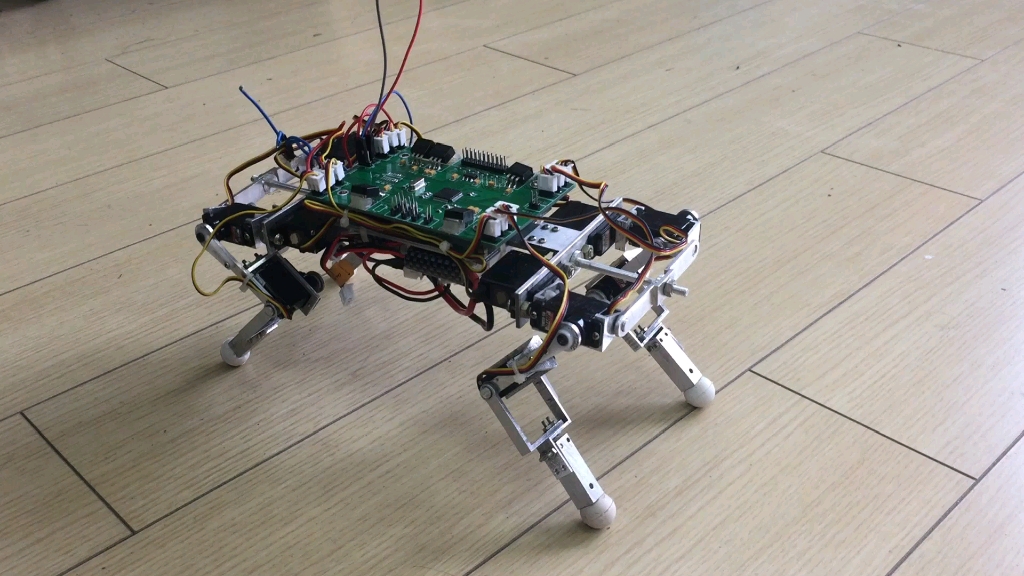 舵机四足机器人