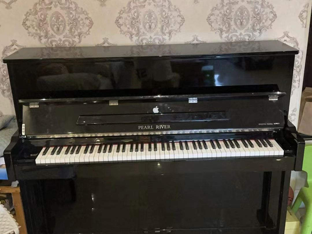 郑州钢琴品牌:京珠钢琴型号: bup120h 价格 :4200全国各地发货租赁
