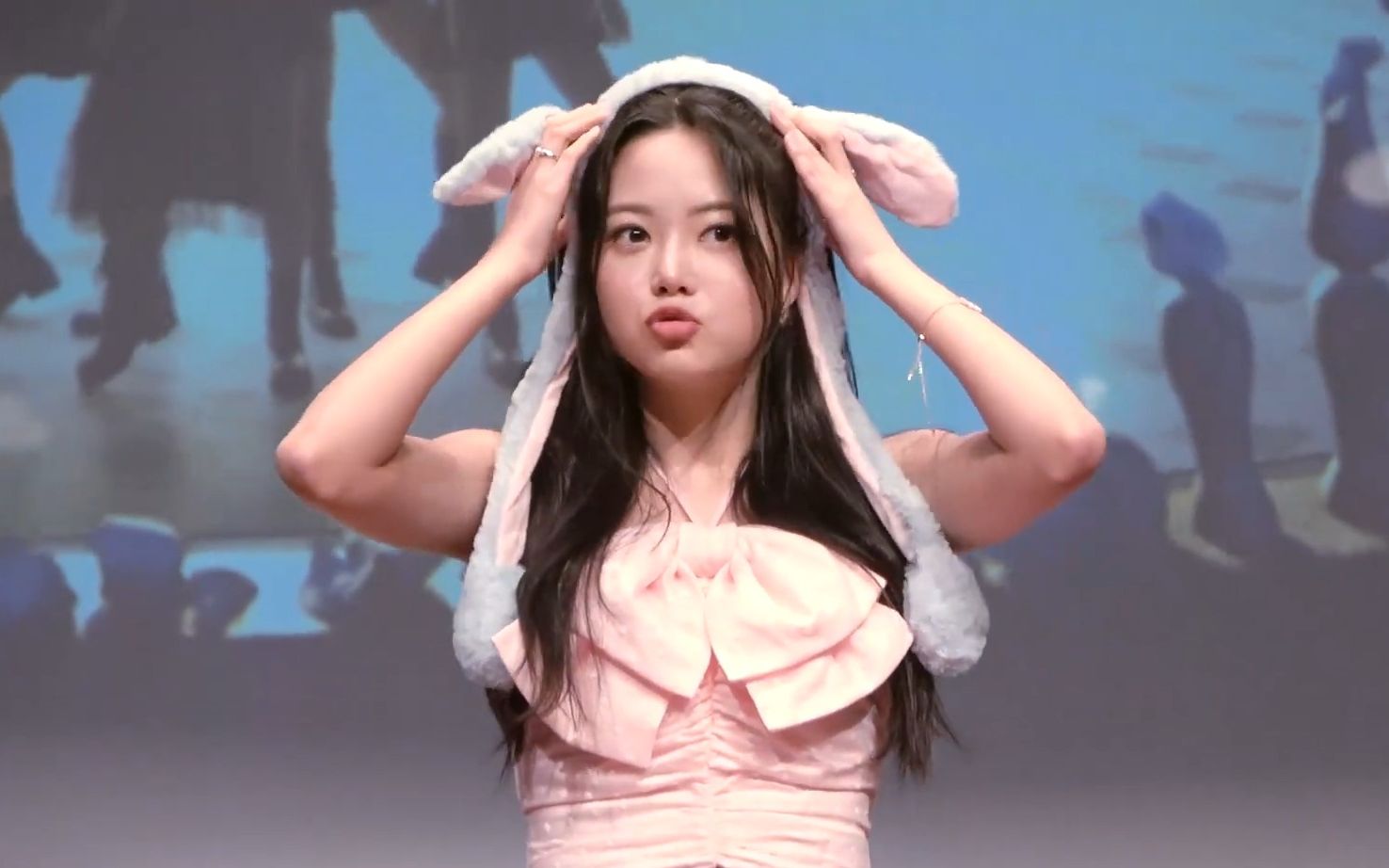 lesserafim恩彩可爱的拍照时间