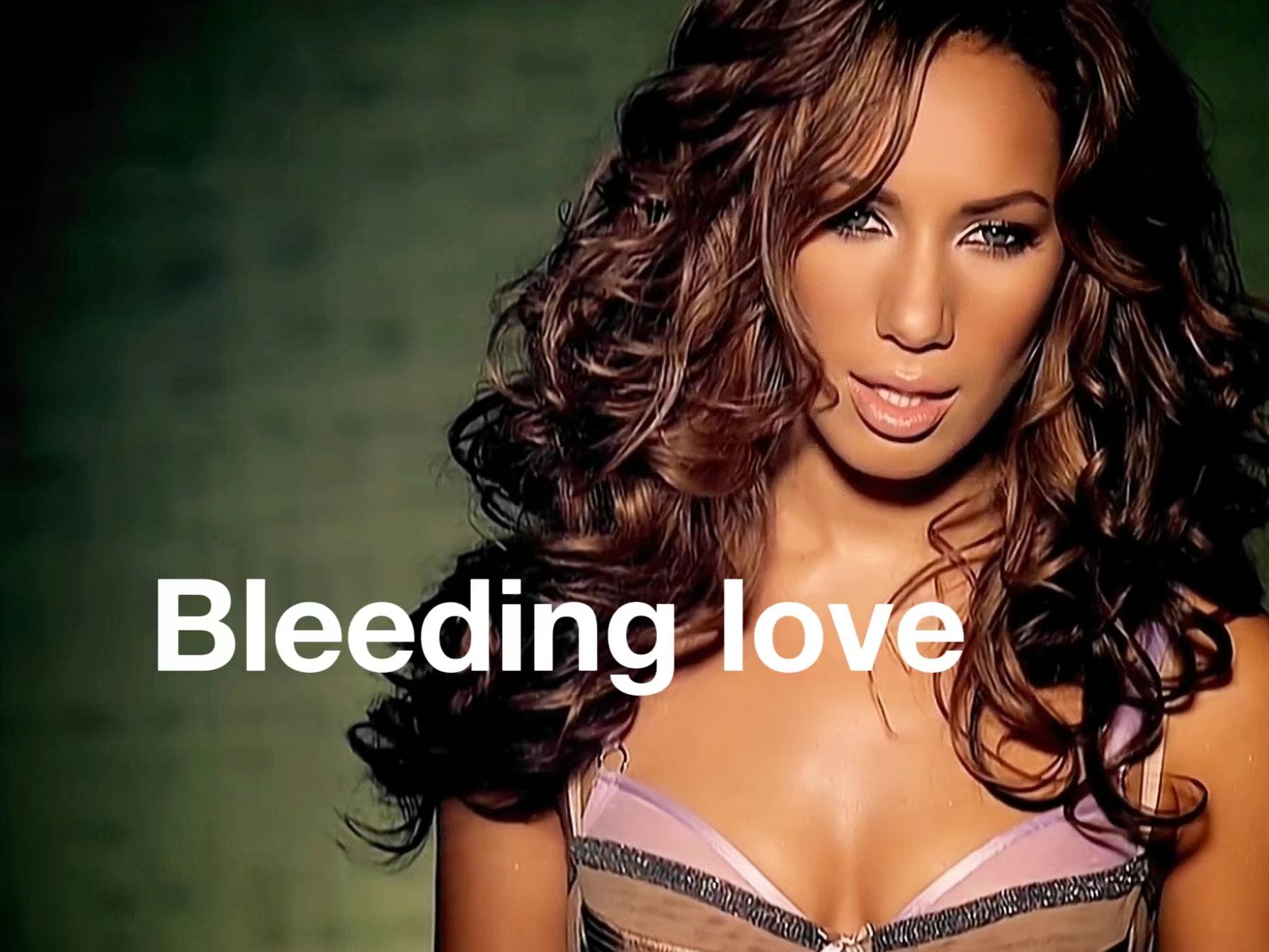 英国歌手丽安娜ⷮŠ刘易斯(Leona Lewis)横扫欧美各大音乐榜冠军单曲《Bleeding Love》!哔哩哔哩bilibili