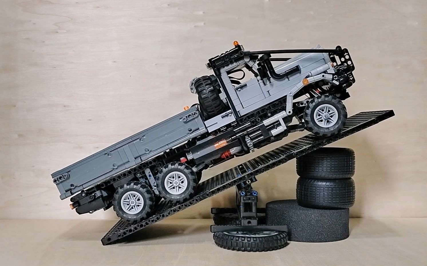 蘇聯克拉茲越野卡車 moc-129798 off-road truck kraz 255 [樂高積木