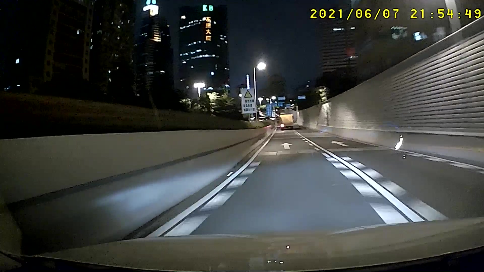 广州疫情下晚上东濠涌高架路况20210607