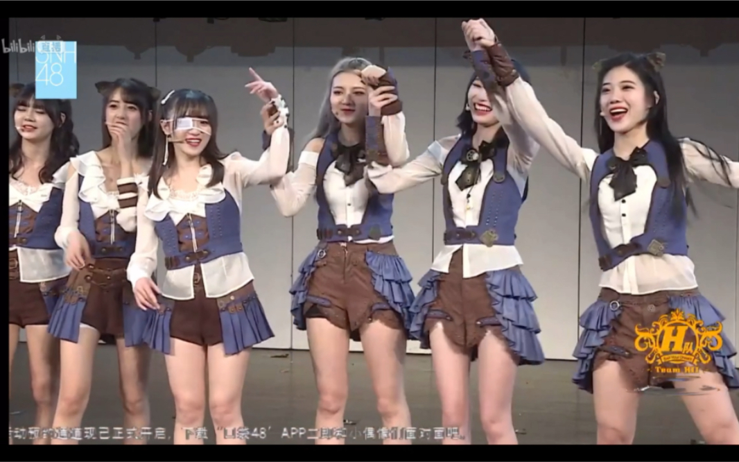 h队小偶像们唱起了"淡黄的长裙,蓬松的头发"这首rap