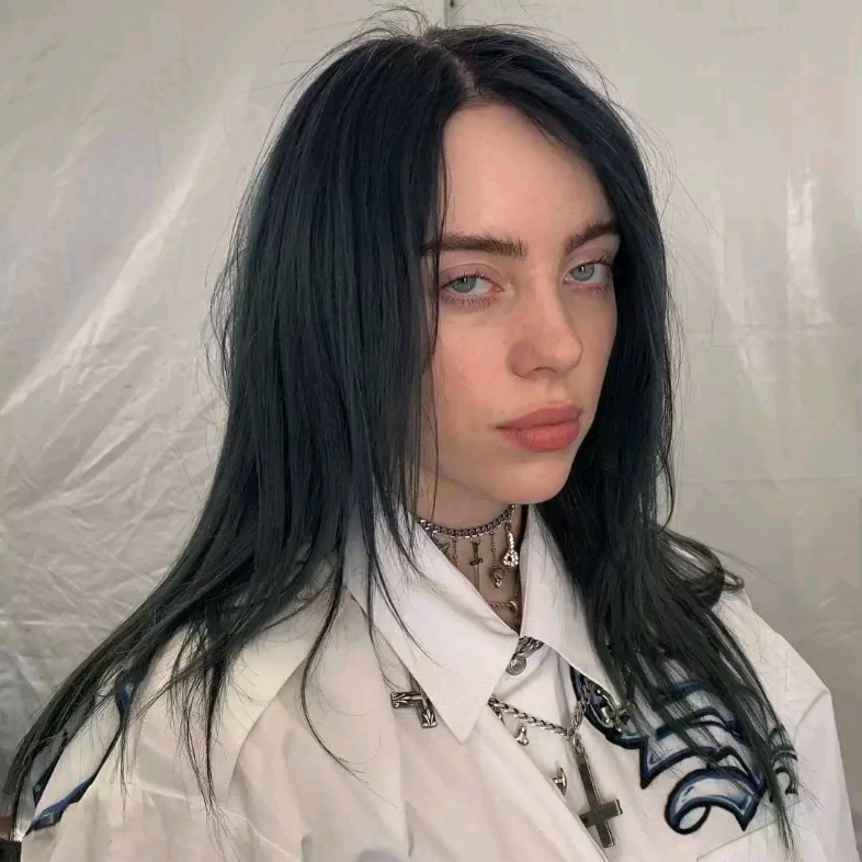 只知道badguy碧梨billieeilish同专辑的iloveyou也好听爆了闭眼听完