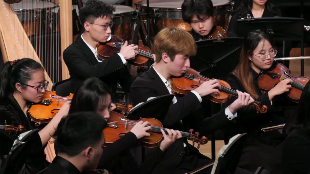 [图]鲍元恺《炎黄风情》第五组曲《江南雨丝》黄飞指挥厦门大学交响乐团/厦门大学美育通识课