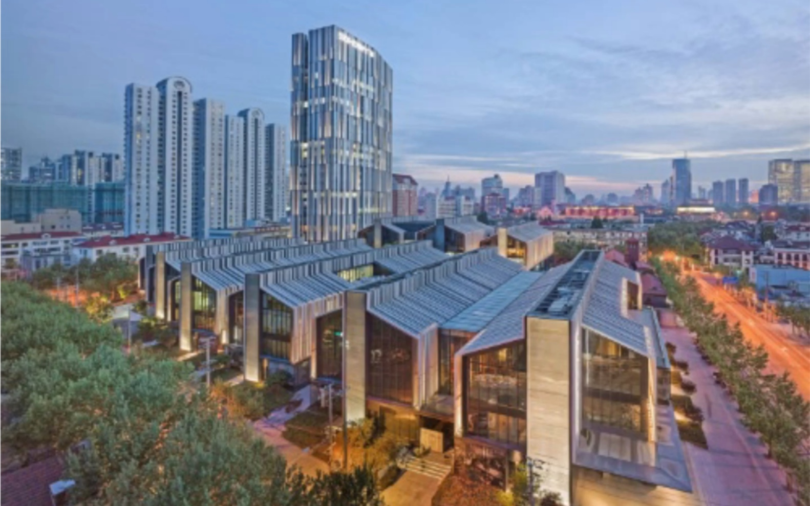 soho复兴广场a座地址黄浦区马当路388号朝向南西北面积39435㎡物业费