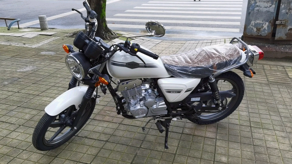 suzuki铃木 酷飚150