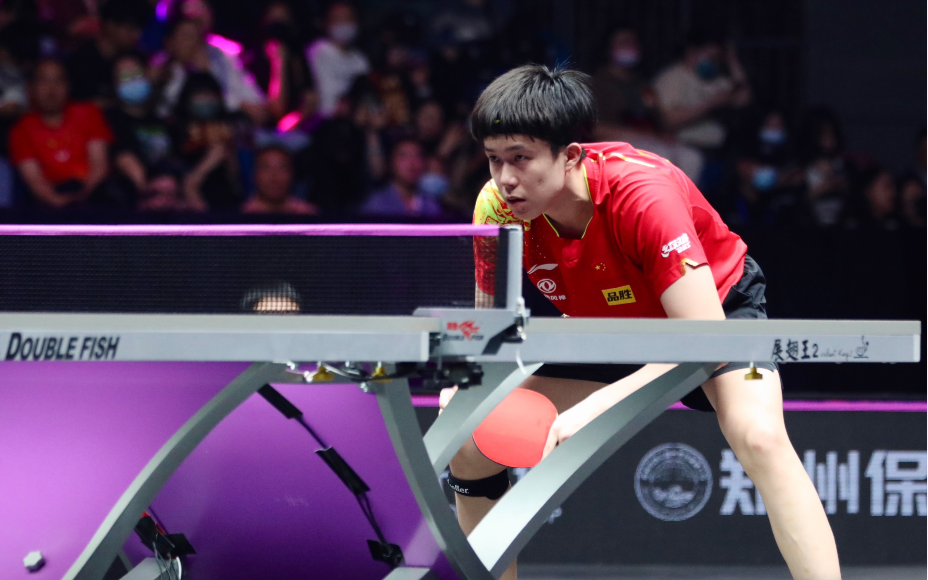 2023wtt新乡冠军赛 男单1/4 王楚钦vs梁靖崑(侯英超解说)及赛后采访