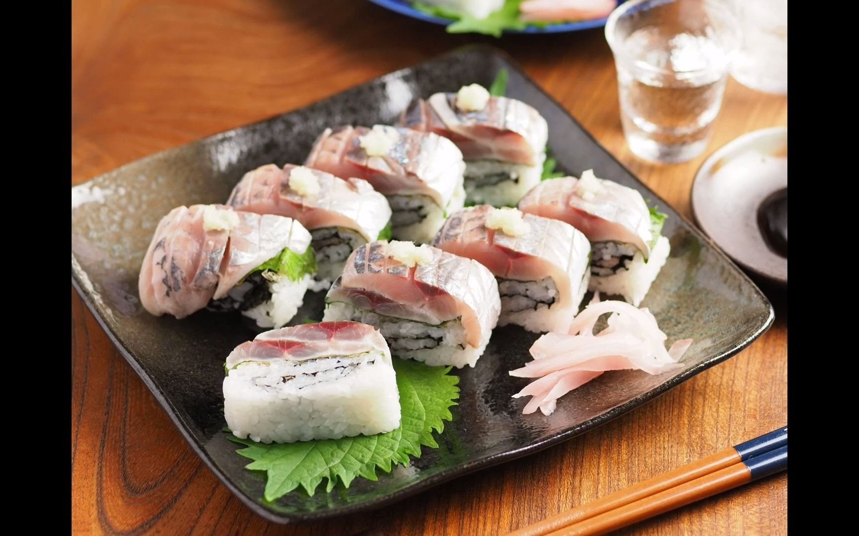 【筋肉料理人】竹荚鱼寿司的制作方法,包括竹荚鱼的切法,醋腌方法和卷