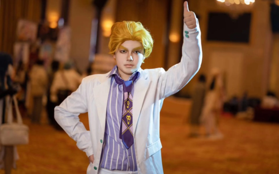 吉良吉影cos,但根本不像