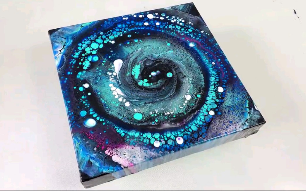 跟着大佬学用流体颜料绘制一幅漂亮的银河星空装饰画!相当唯美!