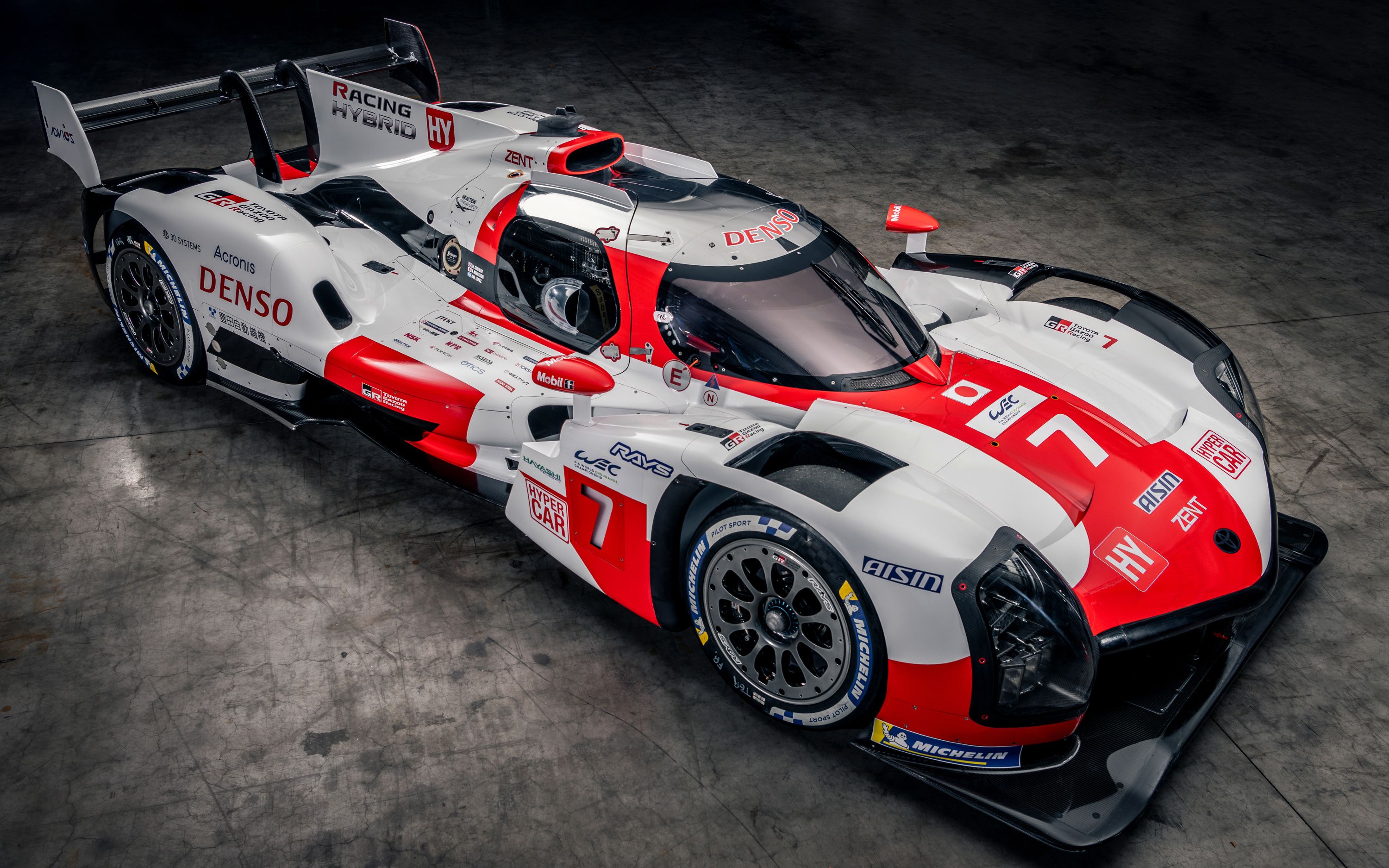 丰田首款hypercar赛车gr010hybrid赛道测试