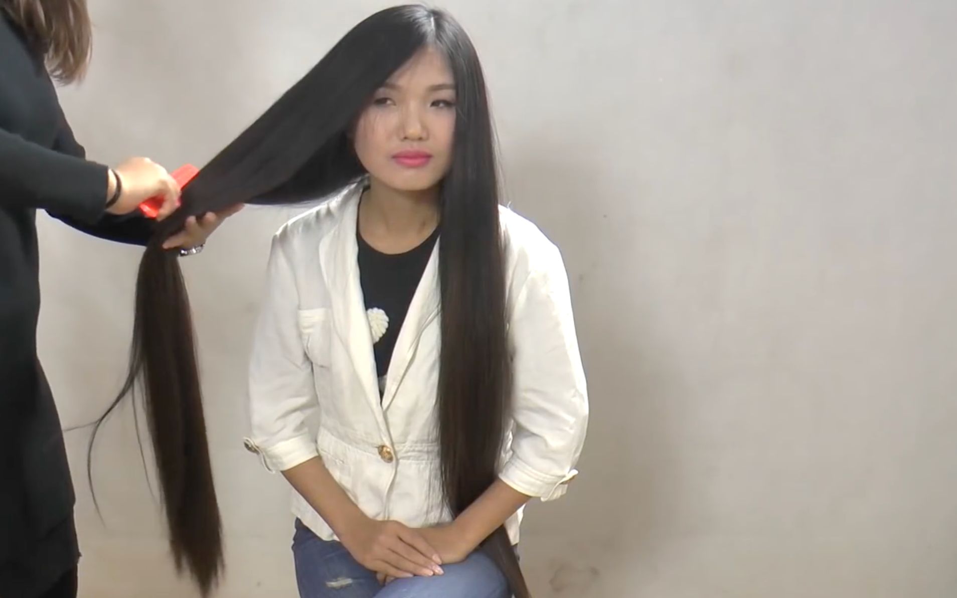 [图]俏皮长发散落一地，Hair2U - Miss Lu Super Long hair