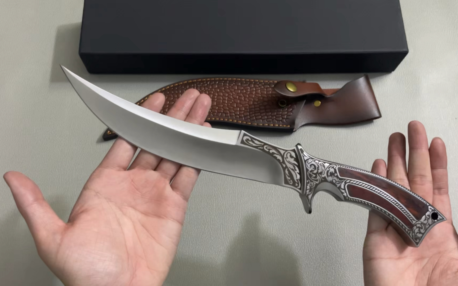 沙特阿拉伯军刀61外形高端大气,纹路漂亮!