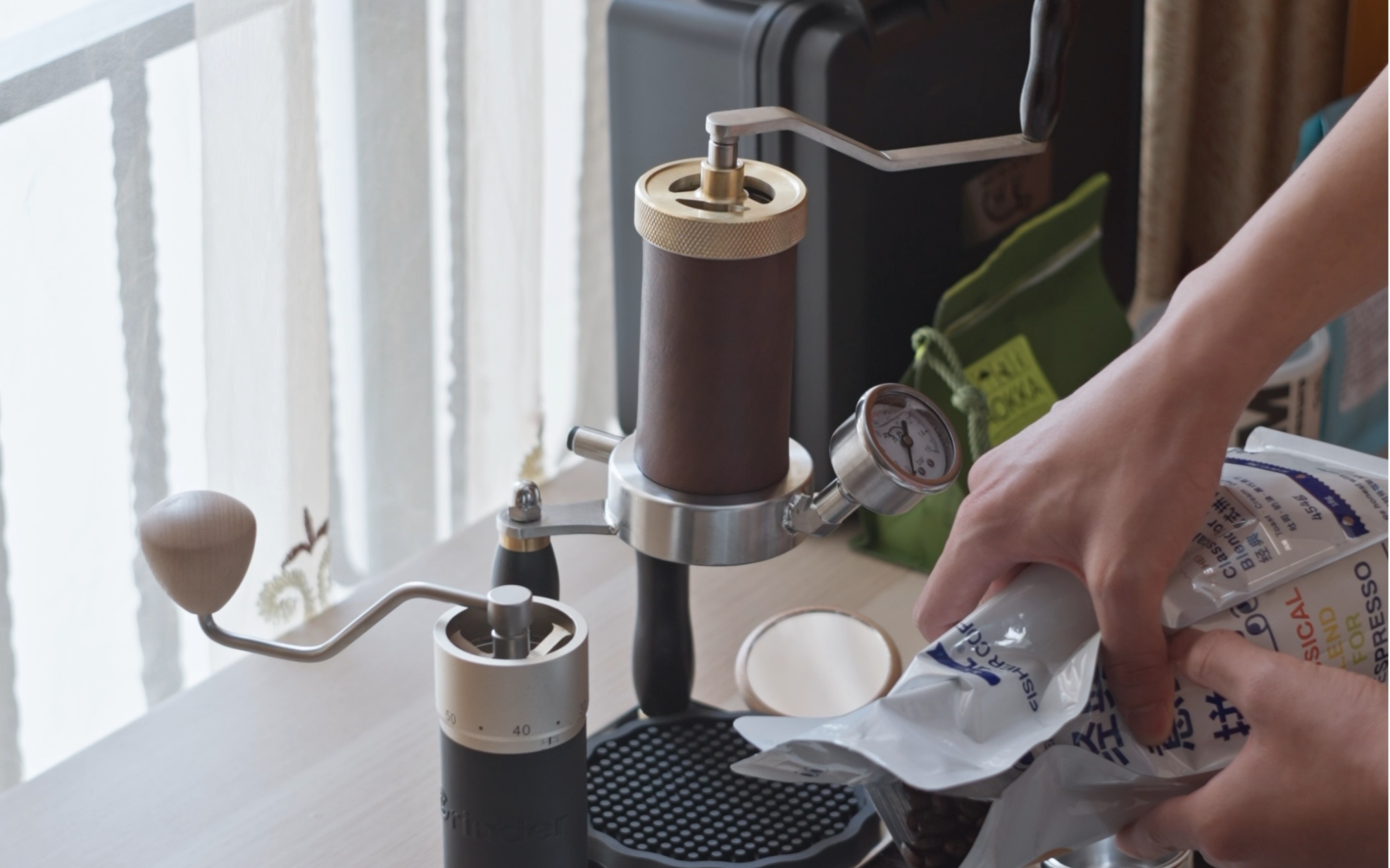 告诉老默,我想喝咖啡了!阿莱曼手摇炮开箱