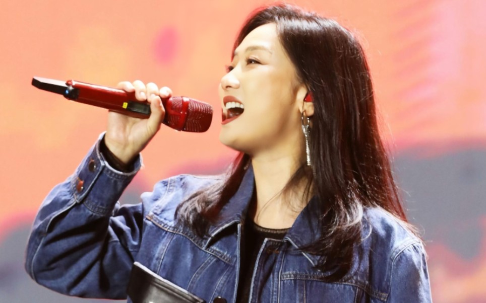 原来玲花一直都没有拿出自己的真实实力,只有当她唱蒙语时才是真正的